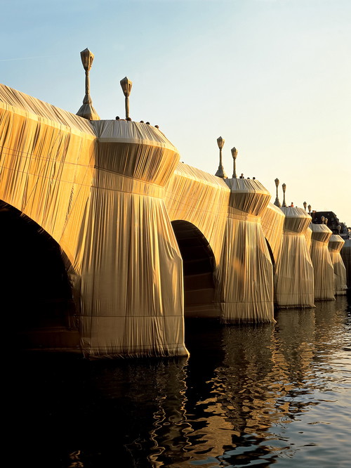 Christo and Jeanne-Claude:
The Pont Neuf Wrapped, Paris, 1975-85