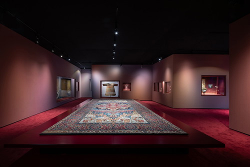 Ausstellungsansicht »Glanzstücke« im MAK