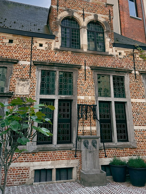 »Den Doorenboom«, im Innenhof des Hotel FRANQ