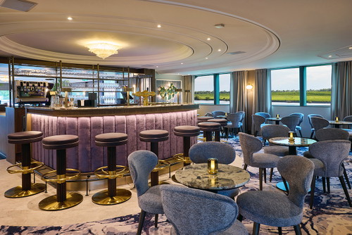 VIVA BEYOND Lounge-Bar