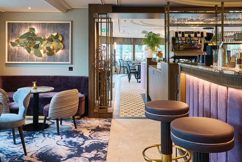 VIVA BEYOND Lounge-Bar