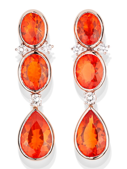 Ohrgehänge mit Feueropalen und Diamanten in 18 Karat Roségold.