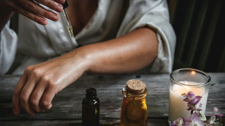 Pflege für die Sinne: Aromatherapie und Duftrituale