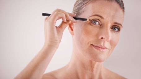 Augen-Make-up ab 50: So bringen Sie Ihre Augen zum Strahlen