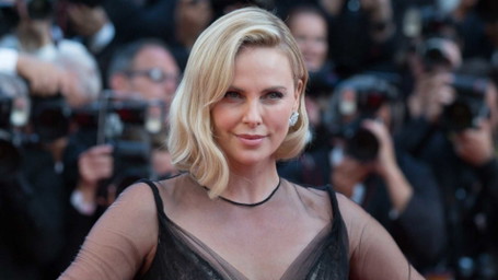 Charlize Theron über Beauty, Altern und Selbstbewusstsein