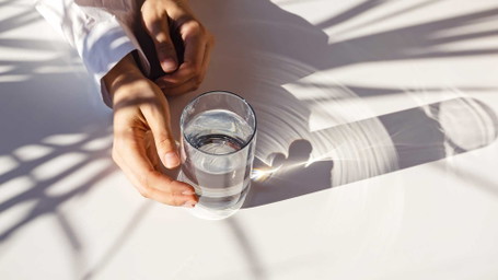 Hydration im Sommer: Warum Wasser jetzt besonders wichtig ist