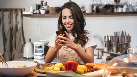 Handyfreie Mahlzeit: Warum Sie Ihr Smartphone beim Essen weglegen sollten