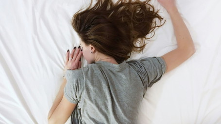 Über Nacht gestylt: Heatless Curls und Frisuren, die Ihr Haar schonen