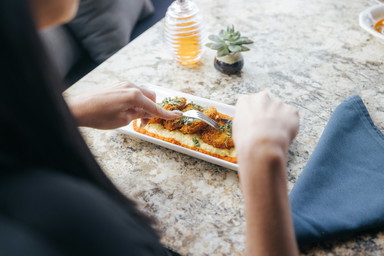Klar denken statt Tiefpunkt: Wie der richtige Lunch das Mittagstief überbrückt