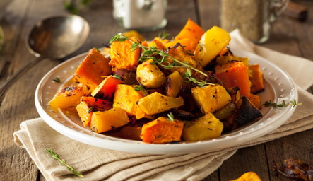 Rezept: Herbstliches Ofen-Kürbisgemüse mit Rosmarin