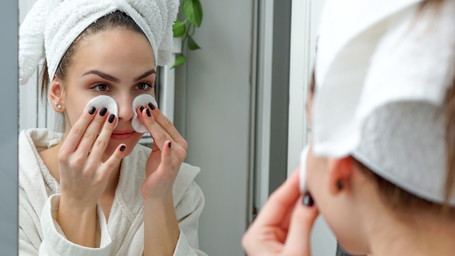 Augen Make up Entfernen: Die wichtigsten Tipps für eine gepflegte Augenpartie