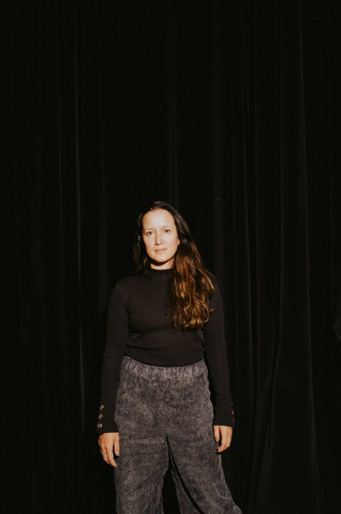 Die gebürtige Australierin Melanie Lane fühlt sich als Choreografin und Performerin vor allem in der zeitgenössischen Tanzszene zu Hause. 