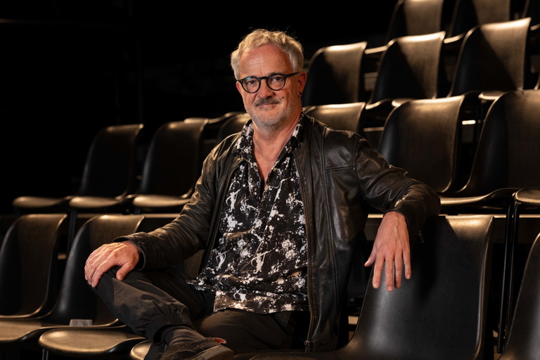 1989 gründete der gebürtige Dornbirner Martin Gruber das aktionstheater ensemble.