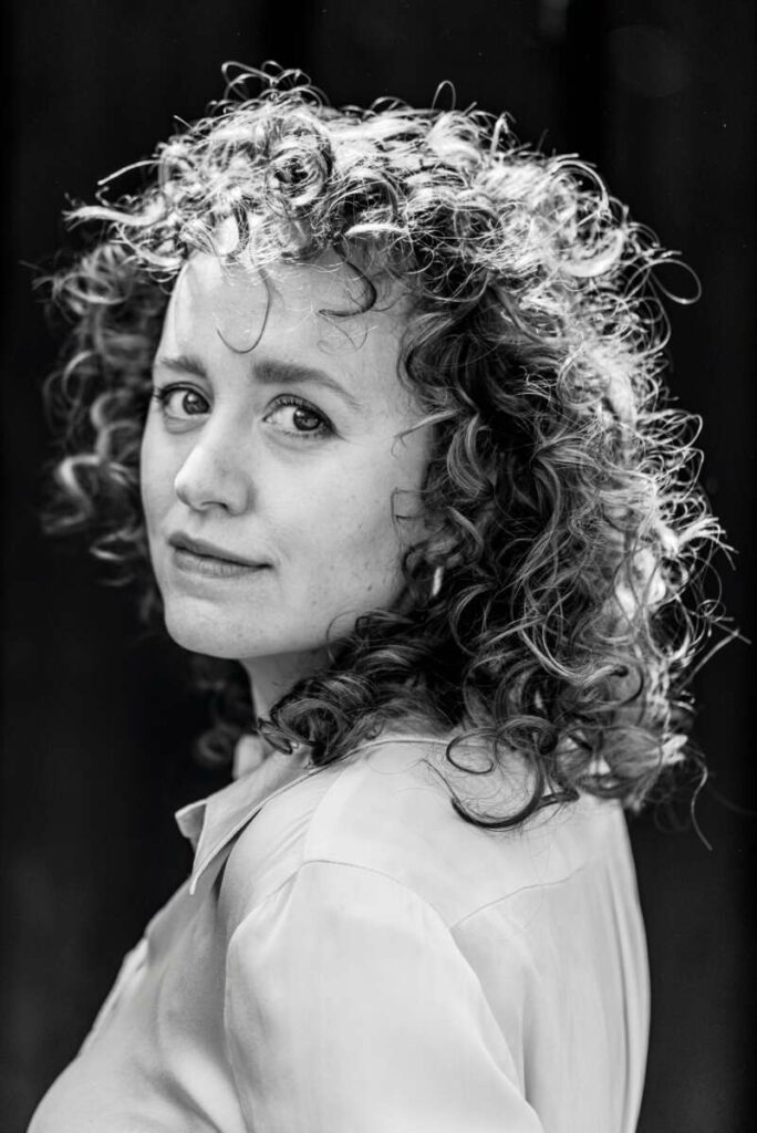 Merken Sie sich diese literarische Stimme. Olga Ravn, 1986 in Kopenhagen geboren, legt nach ihrem Debüt „Die Angestellten“ nun ihren zweiten Roman vor: „Meine Arbeit“ – über Mutterschaft – erscheint im Februar in deutscher Sprache. 
