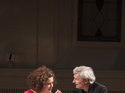 Angelika Kirchschlager und Alfred Dorfer vermischen Klassik und Komik in einem Liederabend in der Wiener Kammeroper.