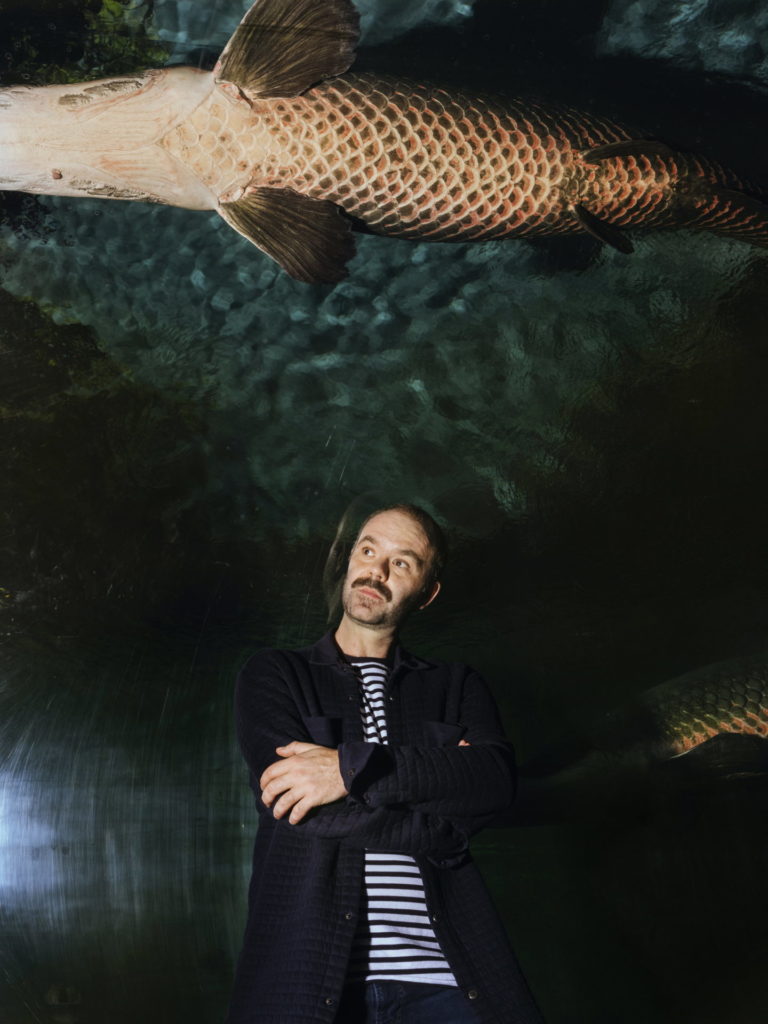 Faible für die Tiefsee. Es ist kein Zufall, dass viele seiner Inszenierungen am, auf oder unter Wasser spielen. Michael Schachermaier ist seit vielen Jahren begeisterter Taucher.