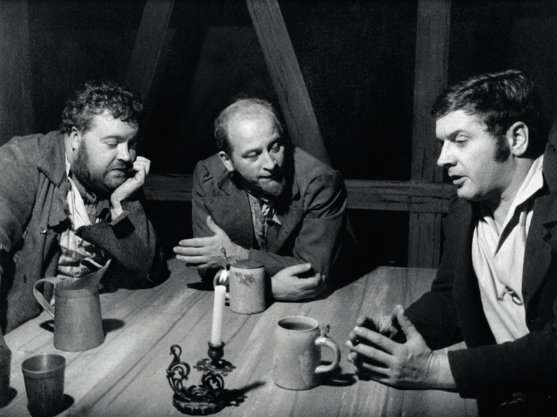 „Der böse Geist Lumpazivagabundus oder Das liederliche Kleeblatt“. Helmut Qualtinger als Knieriem, Kurt Sowinetz als Zwirn und Alfred Böhm als Leim, Premiere war in der Josefstadt im Oktober 1964. Der Film lief am 10. September 1967 in der ARD.