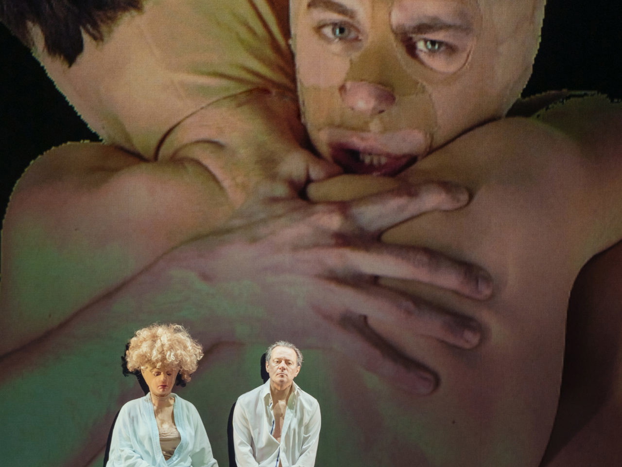 Bardo Böhlefeld, Max Gindorff, Dunja Sowinetz und Norman Hacker in „Am Ende Licht".