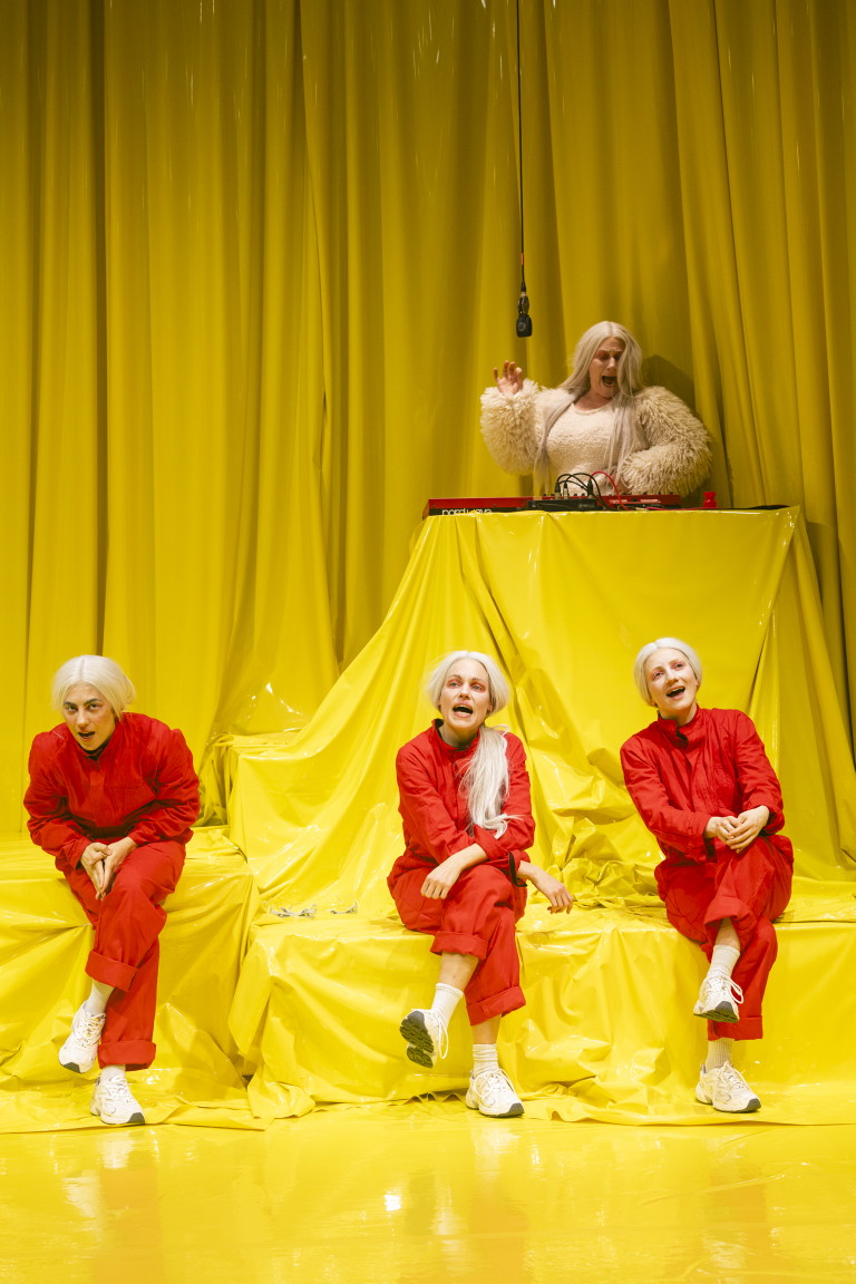 „Aqua Tofana“: Noch bis 1. Februar im Kosmos Theater.