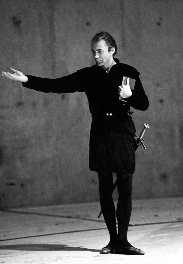 Bruno Ganz als Hamlet.