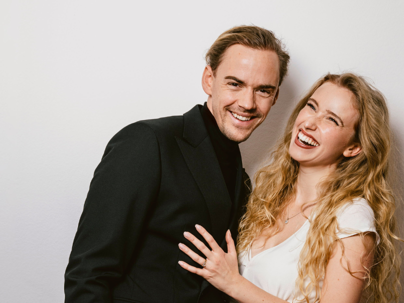 Anton Zetterholm spielt das entstellte Phantom,  das in den Katakomben der Pariser Oper lebt, Lisanne  Clémence Veeneman die Sängerin Christine Daaé, für deren Karriere das Phantom auch zu morden bereit ist.