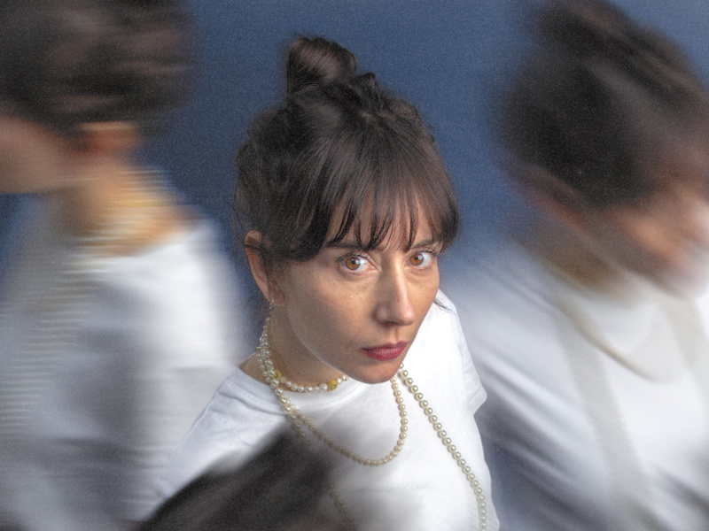 Philippa „Pippa" Galli wurde 1985 in Wien geboren und ist Schauspielerin und Musikerin. Für „Alles Ok“, eine Singleauskopplung ihres erfolgreichen dritten Studioalbums BLICK, wurde Pippa für den Austrian Amadeus Music Award 2024 als beste Songwriterin nominiert.