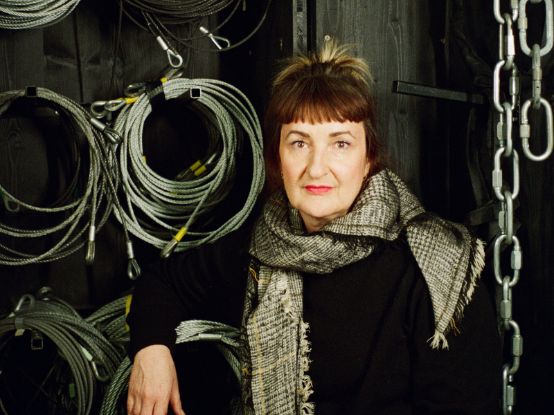 Claudia Sabitzer wuchs in Deutschland und der Schweiz auf. Studierte Schauspiel am Schubert Konservatorium Wien. Es folgten Engagements am Volkstheater Wien und am Schauspielhaus Wien. Von 2000 bis 2005 war sie Ensemblemitglied am Nationaltheater Mannheim.  1999 wurde sie mit dem Förderungspreis zur Josef-Kainz-Medaille ausgezeichnet, 2013 als „Beste Schauspielerin“ mit dem Karl-Skraup-Preis, 2017 und 2020 mit dem Dorothea-Neff-Publikumspreis und 2020 mit dem Dorothea-Neff-Preis als „Beste Schauspielerin“. 2020 war sie außerdem für den Nestroy-Preis in der Kategorie „Publikumsliebling“ nominiert.  Seit der Spielzeit 05/06 ist Claudia Sabitzer Ensemblemitglied am Volkstheater.
