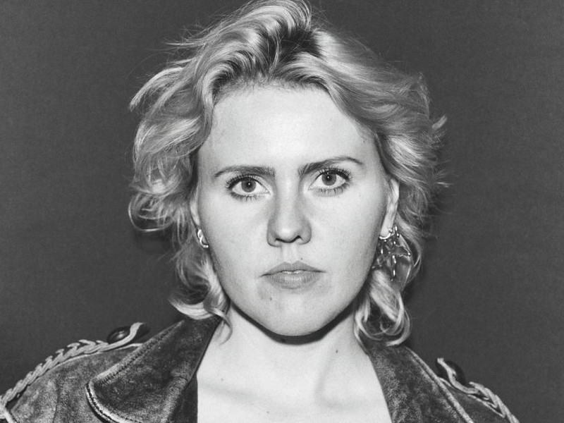 Fritzi Wartenberg studierte Regie am Max Reinhardt Seminar, inszenierte am Berliner Ensemble und am Schauspiel Köln. „Elisabeth!“ ist ihr Burgtheater-Debüt.