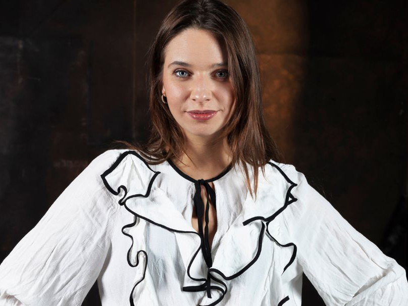 Paula Nocker spielte mit acht Jahren im Kinofilm „Lapislazuli“ und debütierte 2021 in den Kammerspielen als Lucy in Brechts „Dreigroschenoper“, wofür sie mit einem Nachwuchs-NESTROY ausgezeichnet wurde. Sie ist Ensemblemitglied im Theater in der Josefstadt und tritt regelmäßig bei den Festspielen Reichenau auf.