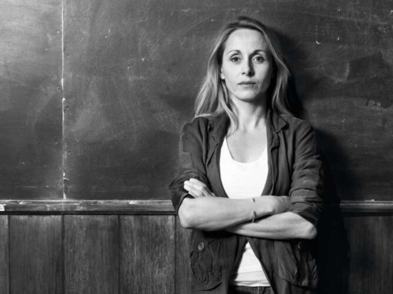 Mit dem Blick von heute. Marie-Eve Signeyrole geht es in ihren Inszenierungen nicht darum, zwanghaft aktuell zu sein. Sie will vielmehr Identifikationsfiguren schaffen und emotional berühren.