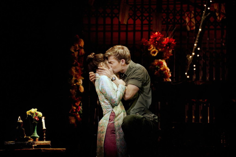 Vanessa Heinz und Oedo Kuipers sind Kim und Chris und eine der stärksten Besetzungen dieser Rollen in der 
Geschichte des Musicals. Das sagen nicht wir – sondern der Produzent Cameron Mackintosh.