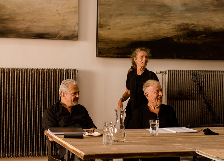 Der Direktor des Theaters in der Josefstadt, Herbert Föttinger, mit Claus Paymann und Jutta Ferbers.