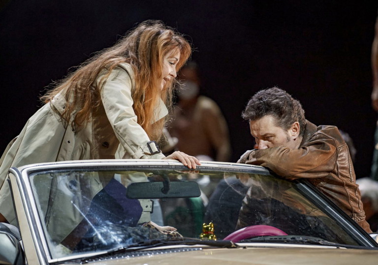 „Carmen“. Vera-Lotte Boecker mit Piotr Beczała. Regie: Calixto Bieito.