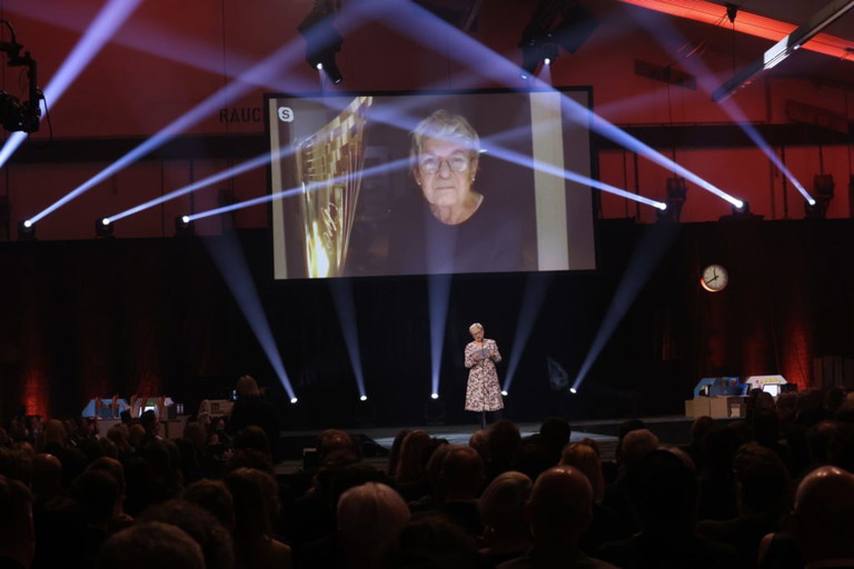 Die Burgtheater-Doyenne  Elisabeth wurde per Zoom zugeschaltet und für Ihr Lebenswerk ausgezeichnet.