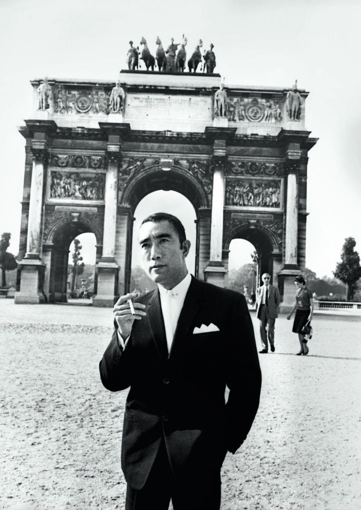 Weitere Details zu Yukio Mishimas Leben: Er besuchte oft Paris, wurde dreimal für den Literaturnobelpreis vorgeschlagen.