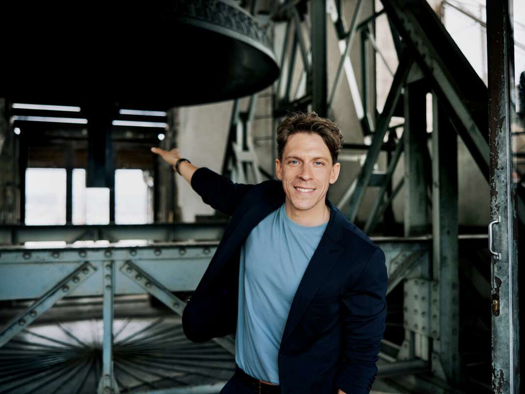 Unter dem Dach des Stephansdoms. David Jakobs bei der „Glöckner“-Präsentation im Mai 2022 auf dem Nordturm des Wiener Wahrzeichens. 
