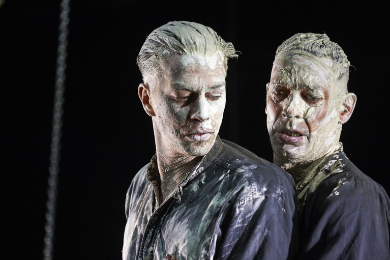 Der Boxer. Felix Mitterer hat es geschrieben, Stephanie Mohr hat es mit Gregor Bloéb 2015 an der Josefstadt inszeniert – „Der Boxer“: großes Schauspielertheater.