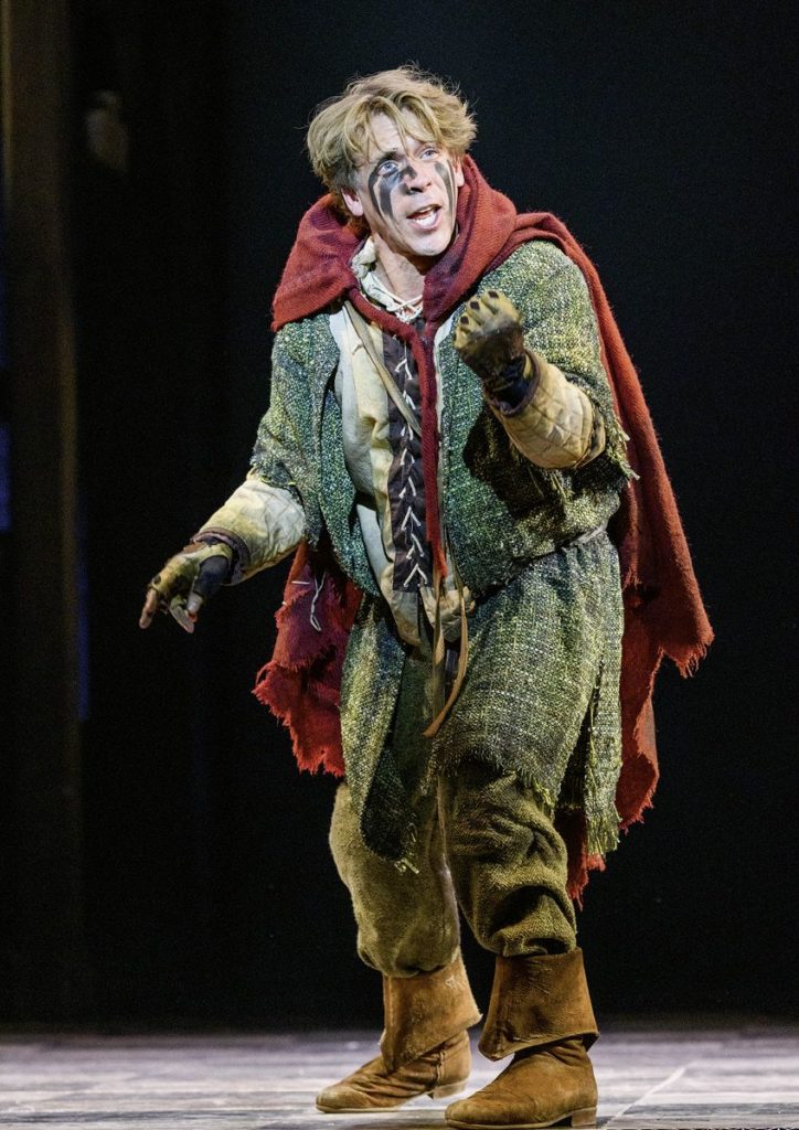 David Jakobs spielt die Rolle des Quasimodo in der aktuellen Inszenierung im Ronacher.