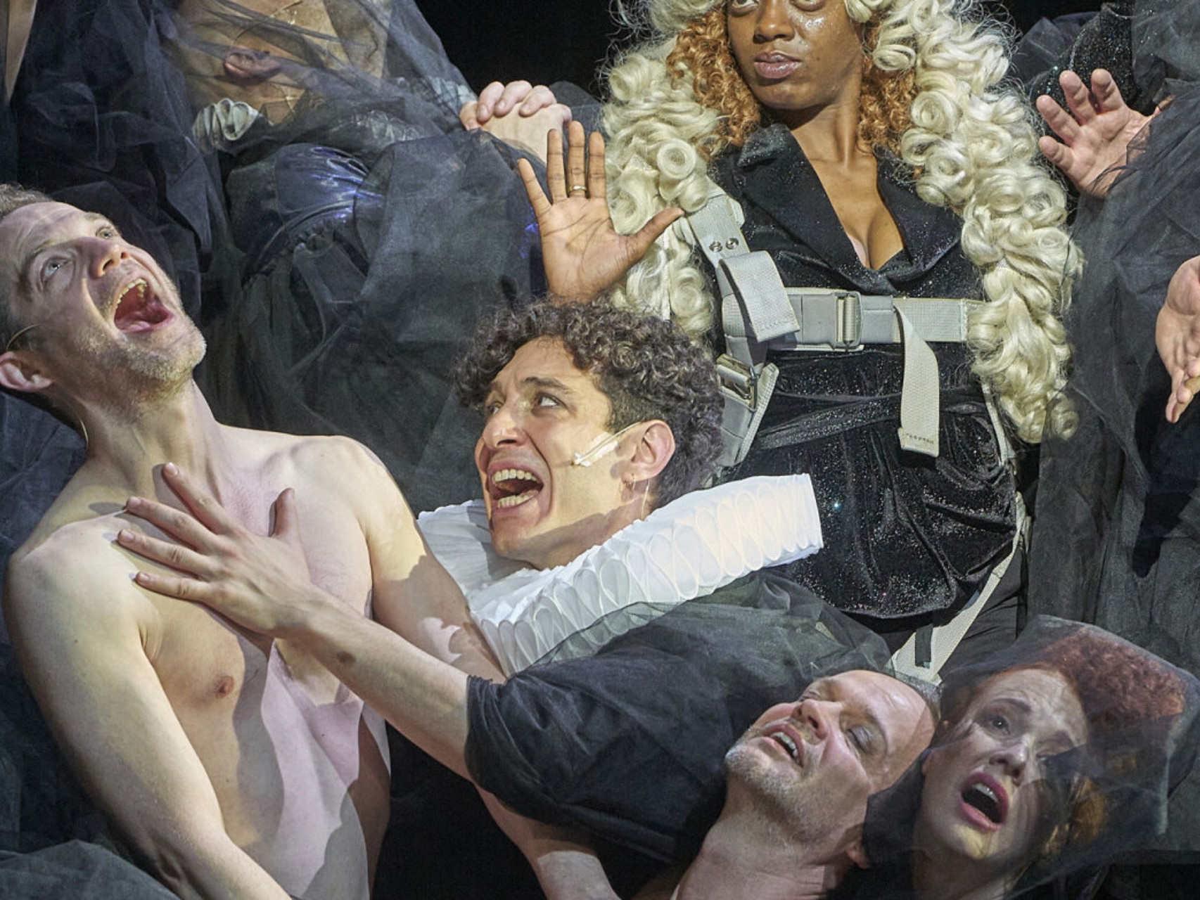 In „This is Venice“ am Burgtheater hatten Elisabeth Bronfen und Muriel Gerstner „Otello“ und „Der Kaufmann von Venedig“ in einem Stück vereint.