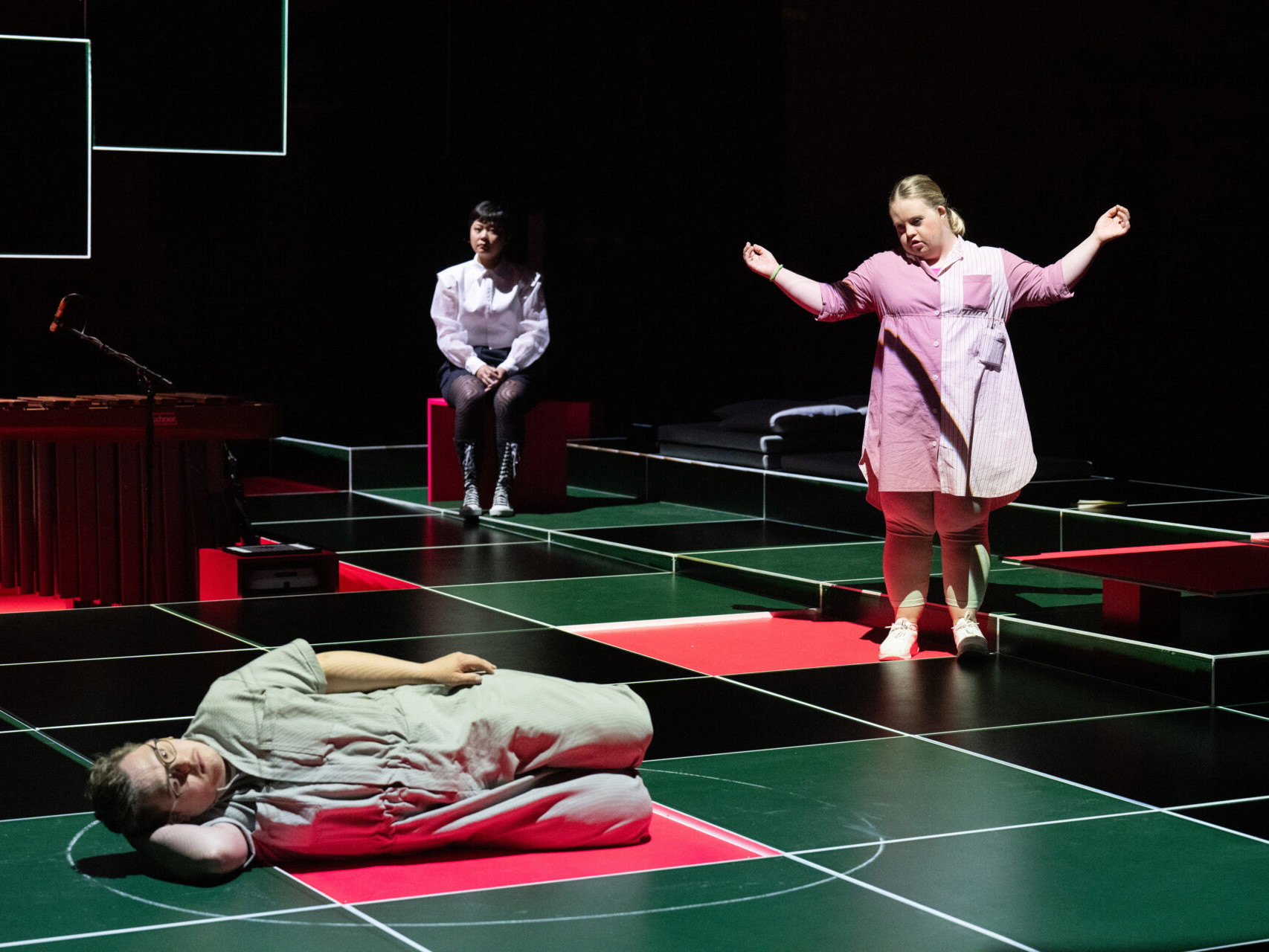 „Der kaukasische Kreidekreis“ in einer Fassung von Helgard Haug und dem Theater HORA bei den Salzburger Festspielen. 