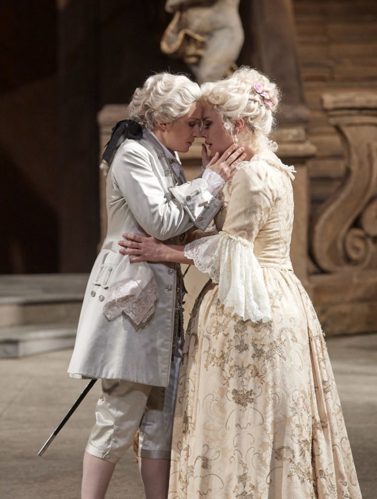 Louise Alder e Losier (Octavian)