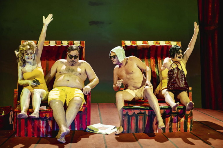 „Der deutsche Mittagstisch“ Claus Peymann setzte Thomas Bernhards Dramolette in Szene. Ein Fest für Schauspieler wie Ulli Maier, Robert Joseph Bartl, Michael König und Traute Hoess 