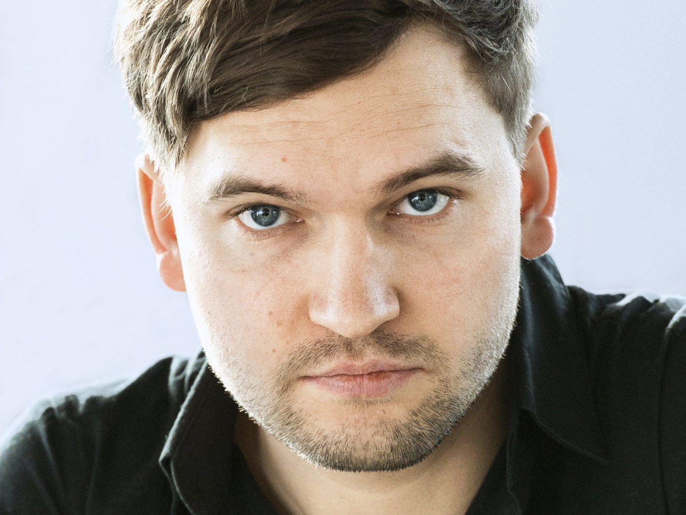 Autor Thomas Köck ist ein österreichischer Autor und Dramatiker.