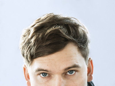 Autor Thomas Köck ist ein österreichischer Autor und Dramatiker.