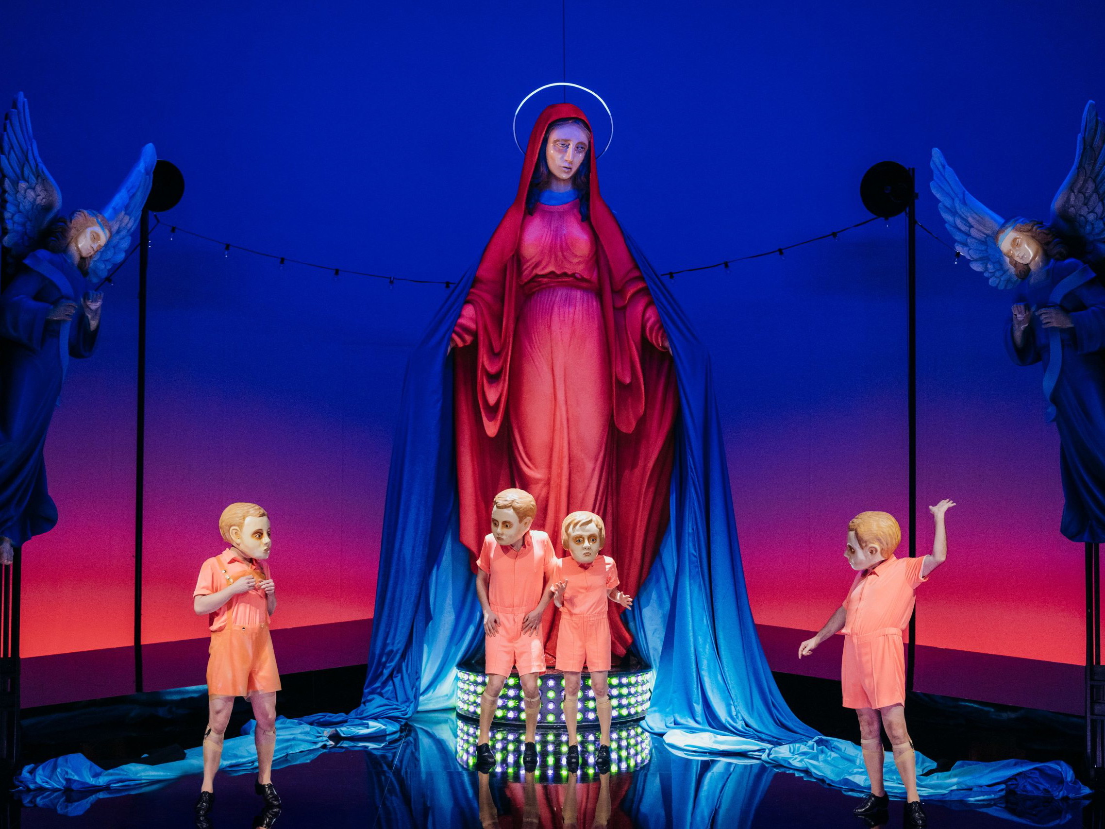 „Die Eingeborenen von Maria Blut“ im Akademietheater.