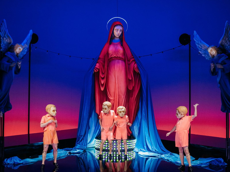 „Die Eingeborenen von Maria Blut“ im Akademietheater.