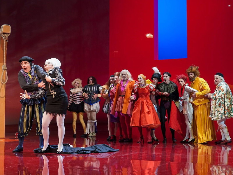 Das Stück in der Inszenierung von Herbert Fritsch am Burgtheater.