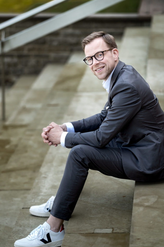 2022 wurde Ingo Martin Stadtmüller am Schleswig-Holsteinischen Landestheater zum Generalmusikdirektor ernannt. 