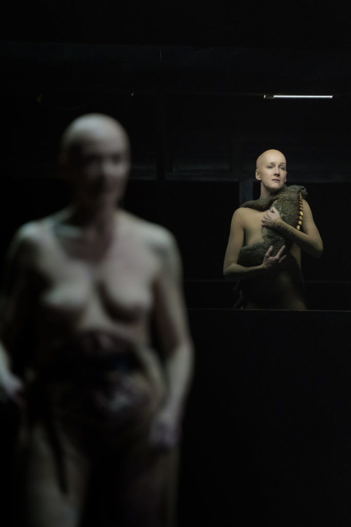 Sylvie Rohrer und Sabine Haupt in „Die Troerinnen“.