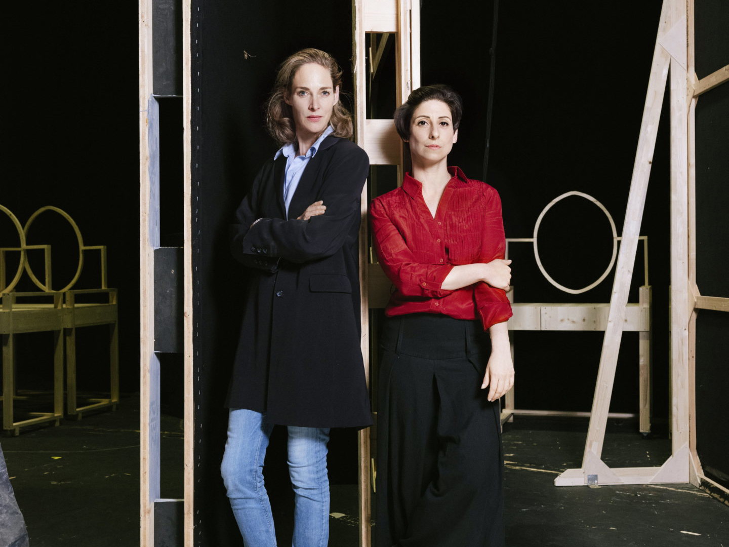 Sophie von Kessel und Zeynep Buyraç nach der Probe für „Die Ärztin“ in den Proberäumlichkeiten des Burgtheaters im Arsenal. 
